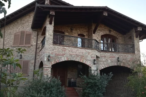 Shtepi ne shitje Vila Luksoze ne Tirane, 5+1, Mobilimi E mobiluar, Pagesa 1,000,000  Euro.