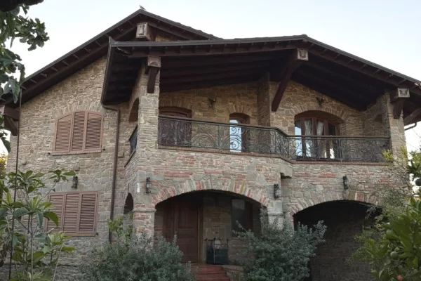 Shtepi ne shitje Vila Luksoze ne Tirane, 5+1, Mobilimi E mobiluar, Pagesa 1,000,000  Euro.