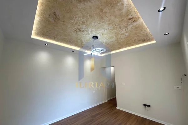 Shtepi ne shitje Apartament ne Tirane, 1+1, Mobilimi Bosh, pa mobiluar, Pagesa 125,000  Euro.