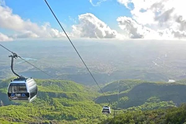 Truall ose Toke ne Tirane - 2,400,000 Euro
