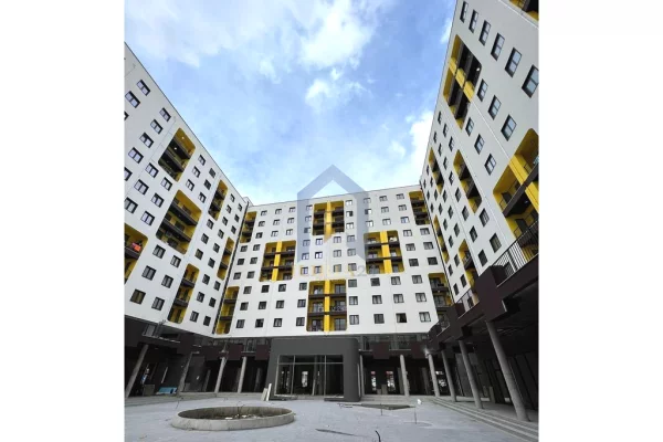 Ambient biznesi ne shitje 1+1 ne Tirane - 103,000 Euro