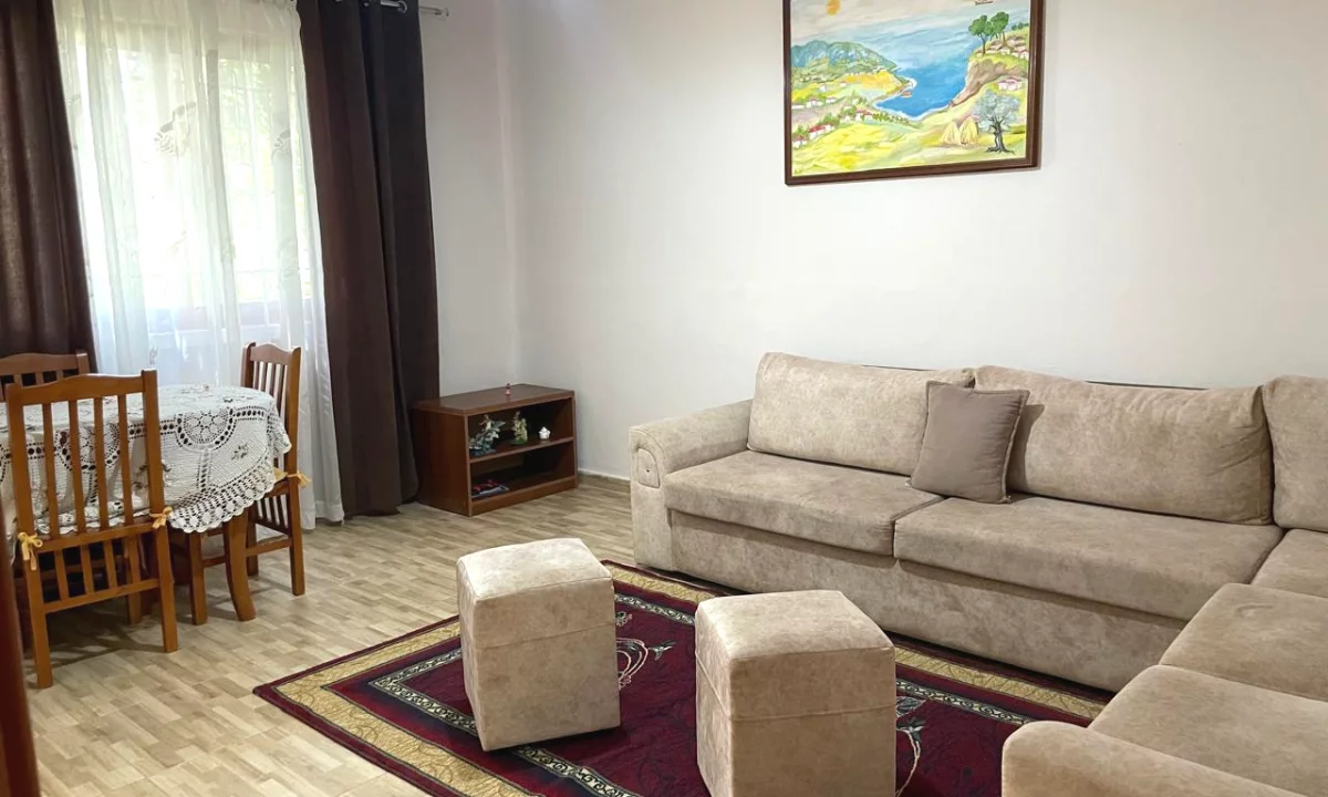 Shtepi me qera Apartament ne Tirane, 1+1, Mobilimi E mobiluar, Pagesa 500  Euro.