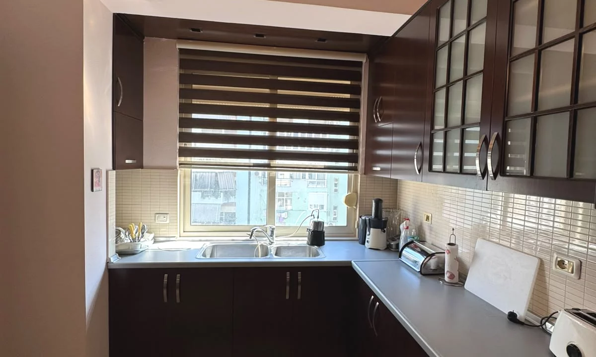Shtepi me qera Apartament ne Tirane, 2+1, Mobilimi E mobiluar, Pagesa 800  Euro.