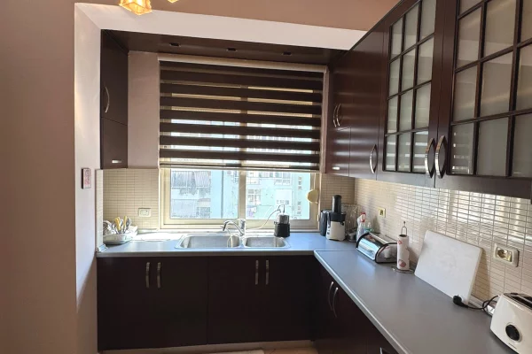Apartament 2+1 me qira tek “Komuna Parisit”