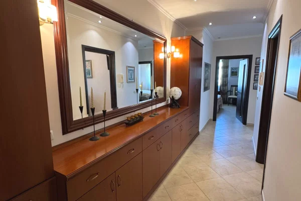 Shtepi me qera Apartament ne Tirane, 2+1, Mobilimi E mobiluar, Pagesa 800  Euro.