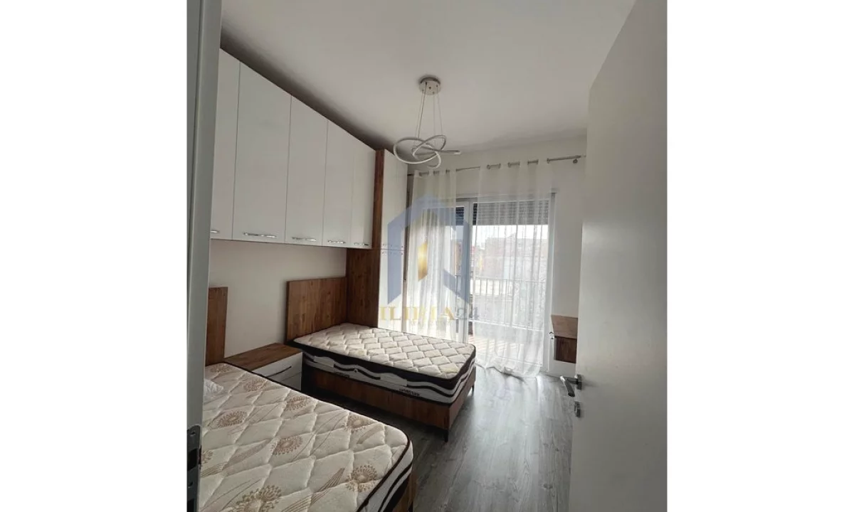 Shtepi me qera Apartament ne Tirane, 2+1, Mobilimi E mobiluar, Pagesa 700  Euro.