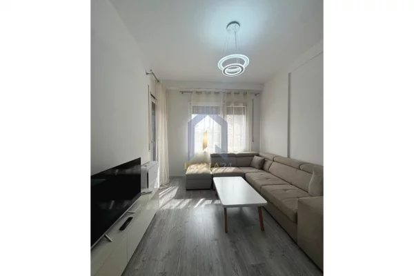 Shtepi me qera Apartament ne Tirane, 2+1, Mobilimi E mobiluar, Pagesa 700  Euro.