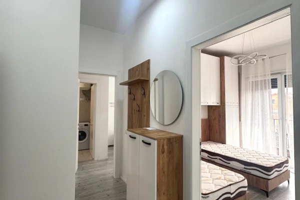Shtepi me qera Apartament ne Tirane, 2+1, Mobilimi E mobiluar, Pagesa 700  Euro.