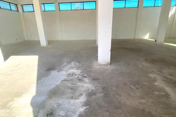 Ambient biznesi me qera 4+1 ne Tirane - 1,500 Euro