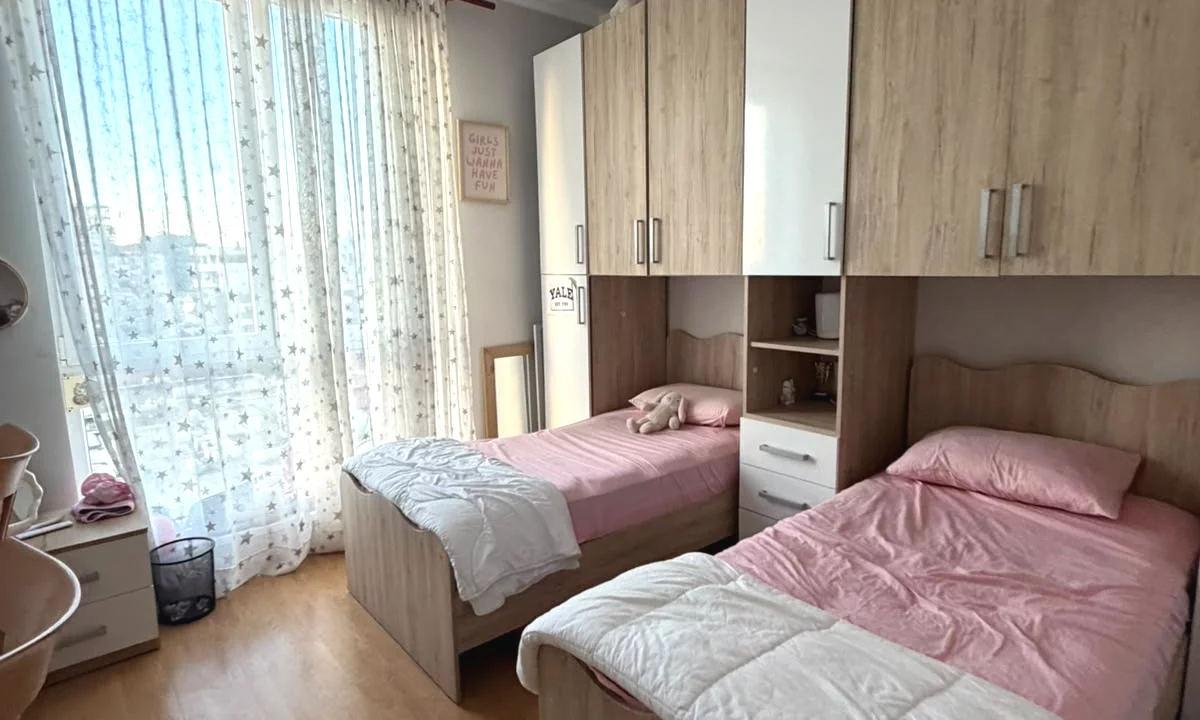 Shtepi me qera Apartament ne Tirane, 2+1, Mobilimi E mobiluar, Pagesa 900  Euro.