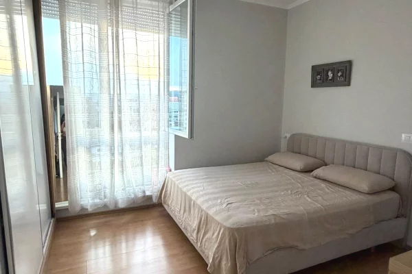 Shtepi me qera Apartament ne Tirane, 2+1, Mobilimi E mobiluar, Pagesa 900  Euro.