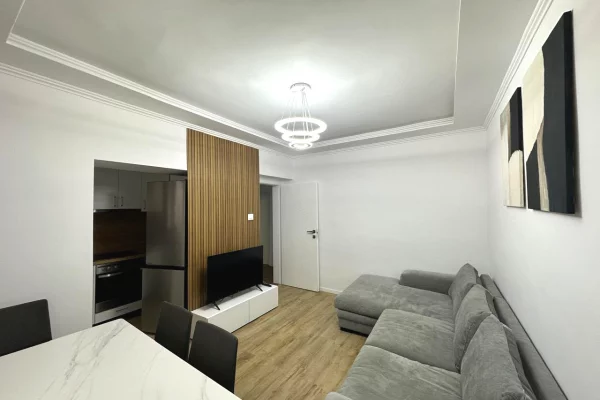 Shtepi me qera Apartament ne Tirane, 2+1, Mobilimi E mobiluar, Pagesa 730  Euro.