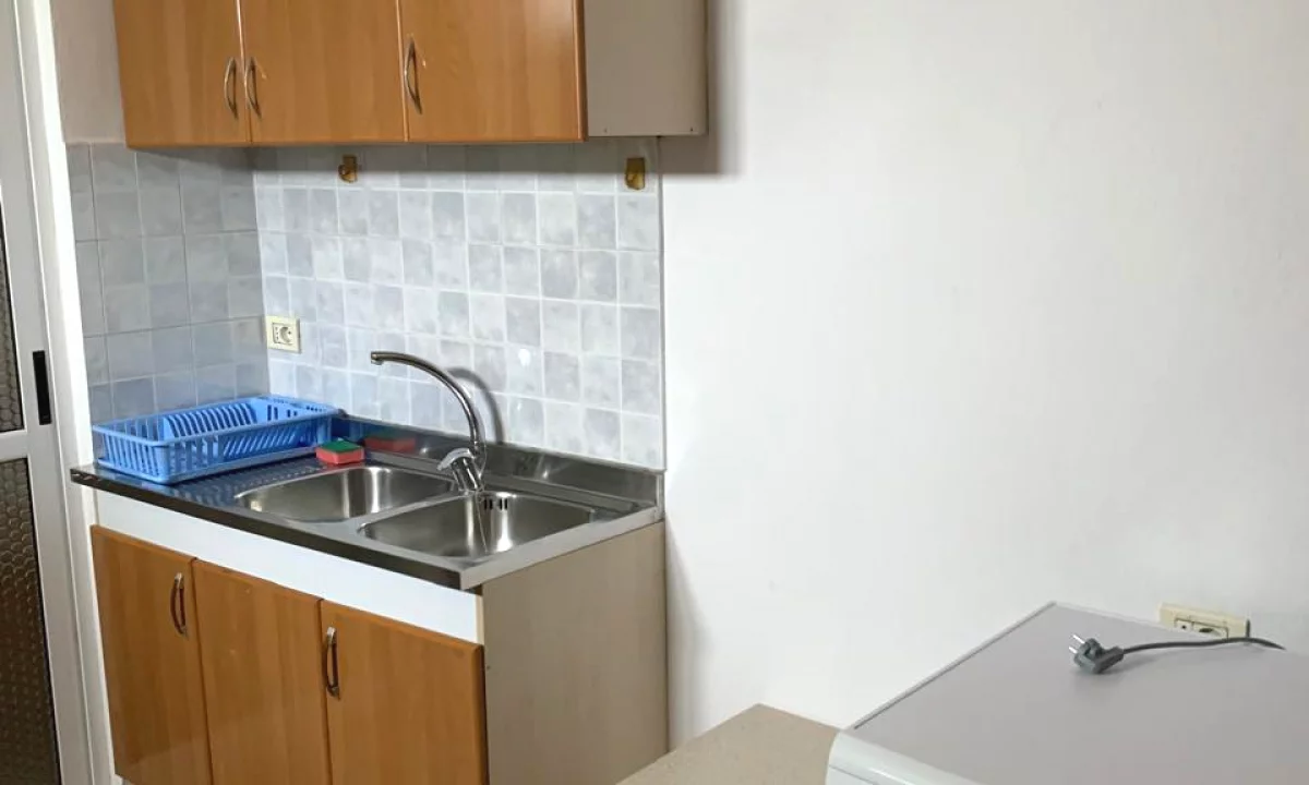 Shtepi me qera Apartament ne Tirane, 1+1, Mobilimi E mobiluar, Pagesa 420  Euro.