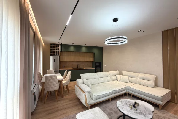 Shtepi ne shitje Apartament ne Tirane, 2+1, Mobilimi E mobiluar, Pagesa 240,000  Euro.