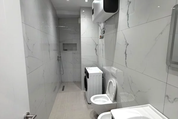 Shtepi ne shitje Apartament ne Tirane, 2+1, Mobilimi E mobiluar, Pagesa 240,000  Euro.