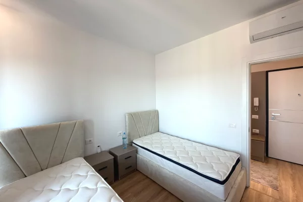 Shtepi ne shitje Apartament ne Tirane, 2+1, Mobilimi E mobiluar, Pagesa 240,000  Euro.