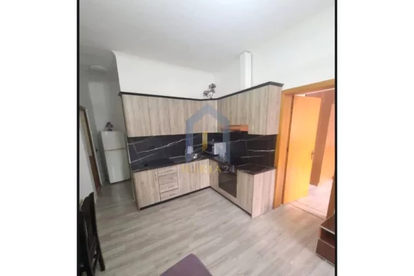 Shtepi ne shitje Apartament ne Tirane, 2+1, Mobilimi E mobiluar, Pagesa 105,000  Euro.