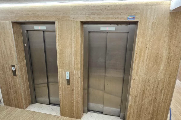 Shtepi ne shitje Apartament ne Tirane, 1+1, Mobilimi Bosh, pa mobiluar, Pagesa 135,000  Euro.