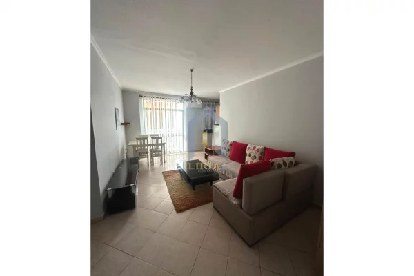 Shtepi me qera 1+1 ne Tirane - 570 Euro
