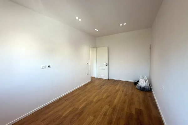 APARTAMENT PER SHITJE TEK RRUGA BARDHYL 1+1 