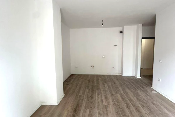 Shtepi ne shitje Apartament ne Tirane, 1+1, Mobilimi E mobiluar, Pagesa 140,000  Euro.