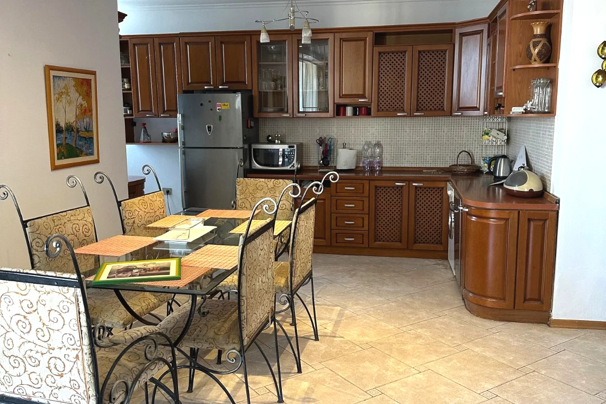 Shtepi ne shitje Apartament ne Tirane, 2+1, Mobilimi E mobiluar, Pagesa 340,000  Euro.