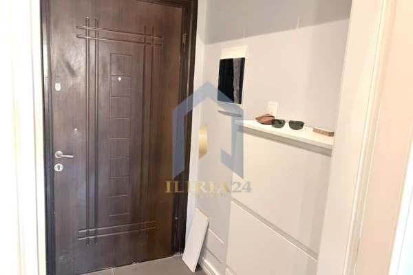 Shtepi ne shitje Apartament ne Tirane, 2+1, Mobilimi E mobiluar, Pagesa 272,949  Euro.