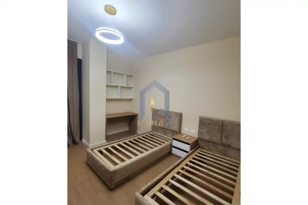 Apartament 2+1+post parkimi me qira tek "Liqeni i Thate"