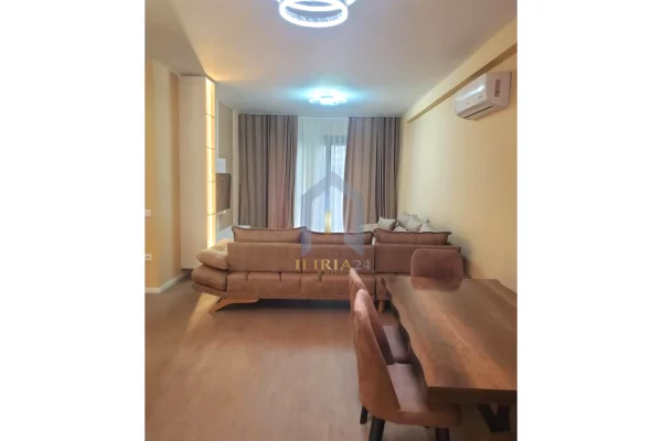 Shtepi me qera Apartament ne Tirane, 2+1, Mobilimi E mobiluar, Pagesa 1,300  Euro.