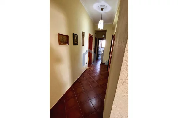 Shtepi me qera Shtepi Private ne Tirane, 3+1, Mobilimi E mobiluar, Pagesa 250  Euro.