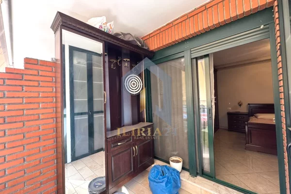 Shtepi me qera Apartament ne Tirane, 3+1, Mobilimi E mobiluar, Pagesa 1,500  Euro.