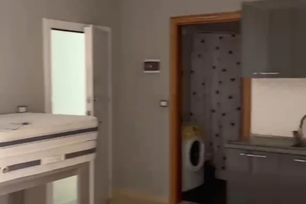 Shtepi ne shitje Apartament ne Lezhe, 1+1, Mobilimi Bosh, pa mobiluar, Pagesa 90,363  Euro.