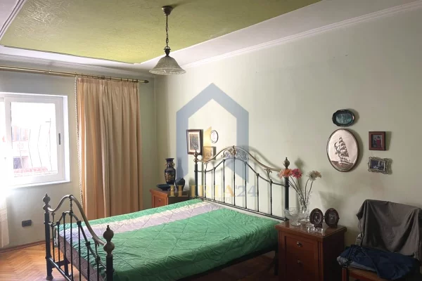 Shtepi ne shitje Apartament ne Tirane, 3+1, Mobilimi E mobiluar, Pagesa 250,000  Euro.