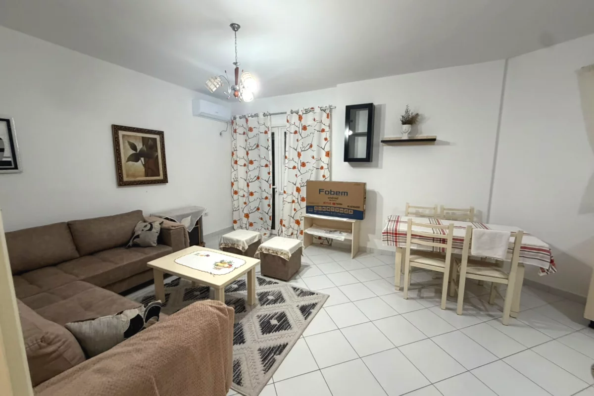 Shtepi me qera Apartament ne Tirane, 2+1, Mobilimi E mobiluar, Pagesa 700  Euro.