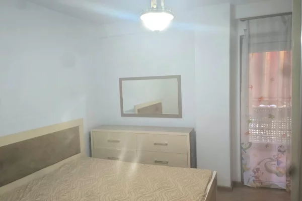 Shtepi me qera Apartament ne Tirane, 2+1, Mobilimi E mobiluar, Pagesa 550  Euro.