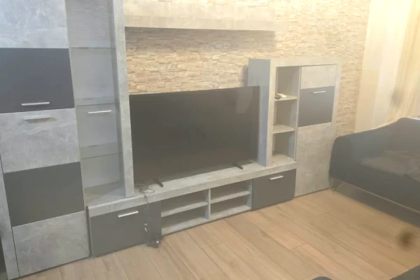 Shtepi me qera Apartament ne Tirane, 2+1, Mobilimi E mobiluar, Pagesa 550  Euro.