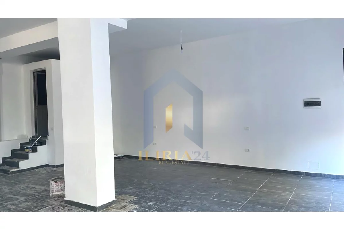 Shtepi me qera Apartament ne Tirane, 2+1, Mobilimi Bosh, pa mobiluar, Pagesa 1,000  Euro.