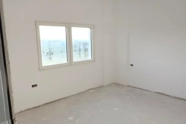 Shtepi ne shitje Apartament ne Tirane, 1+1, Mobilimi Bosh, pa mobiluar, Pagesa 160,000  Euro.