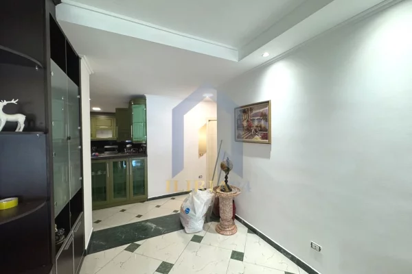 Shtepi ne shitje Apartament ne Tirane, 3+1, Mobilimi E mobiluar, Pagesa 664,000  Euro.