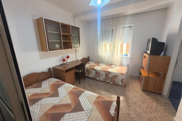 Shtepi me qera Apartament ne Tirane, 1+1, Mobilimi E mobiluar, Pagesa 420  Euro.