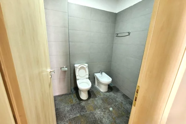 Apartament 3+1 me qira tek “Komuna e Parisit”