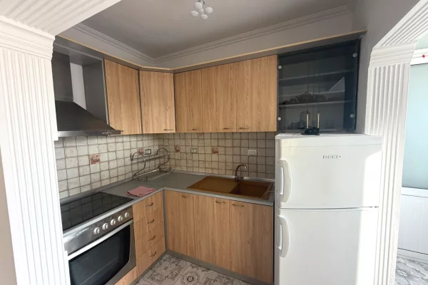 Shtepi me qera Apartament ne Tirane, 1+1, Mobilimi E mobiluar, Pagesa 350  Euro.