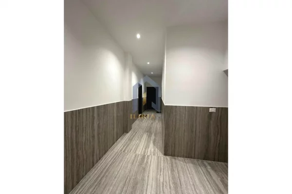 Shtepi ne shitje Apartament ne Tirane, 1+1, Mobilimi Bosh, pa mobiluar, Pagesa 120,000  Euro.