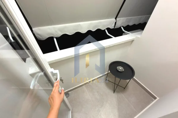 Shtepi ne shitje Apartament ne Tirane, Garsoniere, Mobilimi E mobiluar, Pagesa 220,000  Euro.