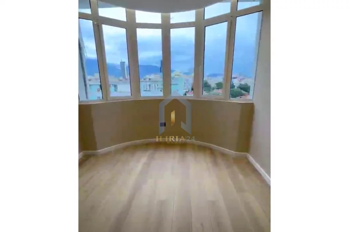 Shtepi ne shitje Apartament ne Tirane, 1+1, Mobilimi Bosh, pa mobiluar, Pagesa 150,000  Euro.