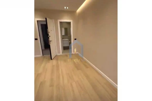 Shtepi ne shitje Apartament ne Tirane, 1+1, Mobilimi Bosh, pa mobiluar, Pagesa 150,000  Euro.