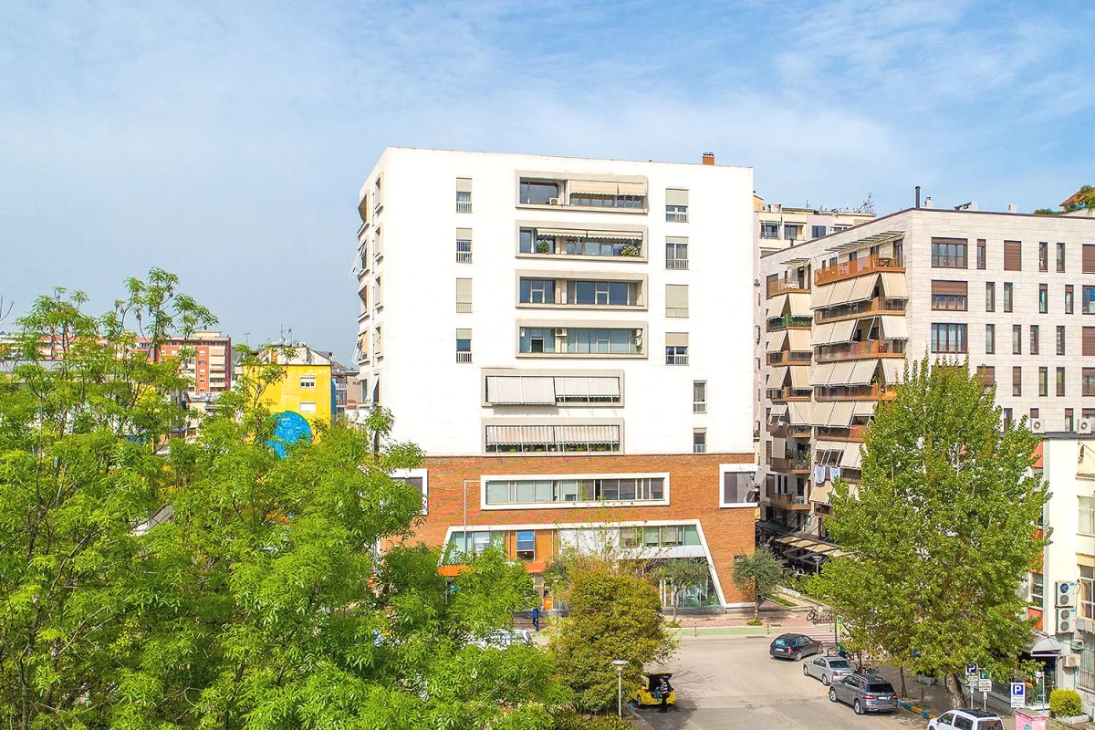Shtepi ne shitje Apartament ne Tirane, 2+1, Mobilimi Bosh, pa mobiluar, Pagesa 161,648  Euro.