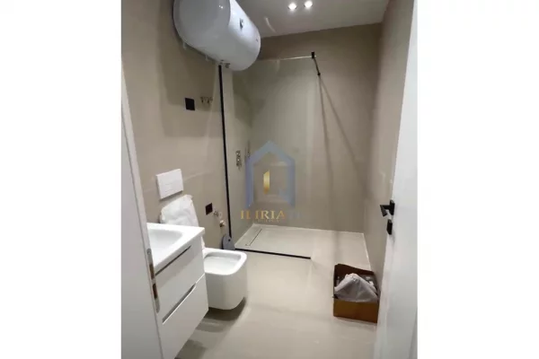 Shtepi ne shitje Apartament ne Tirane, 2+1, Mobilimi Bosh, pa mobiluar, Pagesa 198,000  Euro.