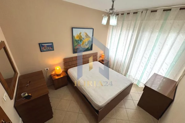 Shtepi me qera Apartament ne Tirane, 2+1, Mobilimi E mobiluar, Pagesa 580  Leke.