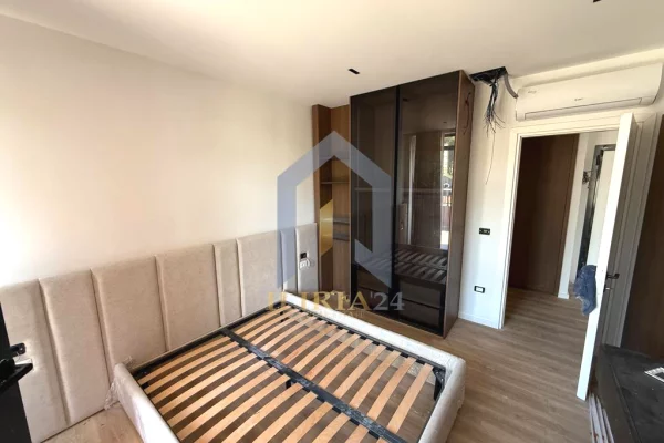 Shtepi ne shitje Apartament ne Tirane, 1+1, Mobilimi E mobiluar, Pagesa 180,000  Euro.